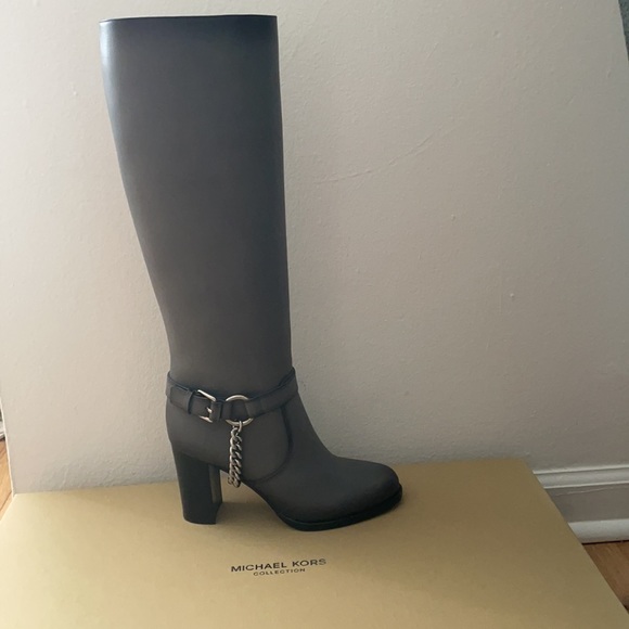 MICHAEL KORS COLLECTION
Arlette Embellished Burnished Leather Boot | Slate | 40 - Picture 4 of 4
